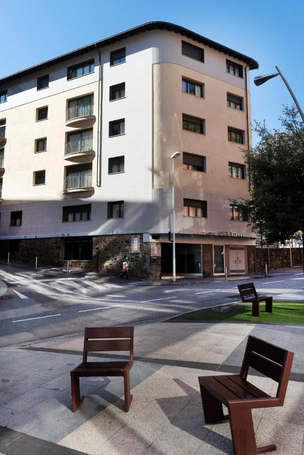 Sant Julià de Lòria Aparthotel Iceberg מראה חיצוני תמונה