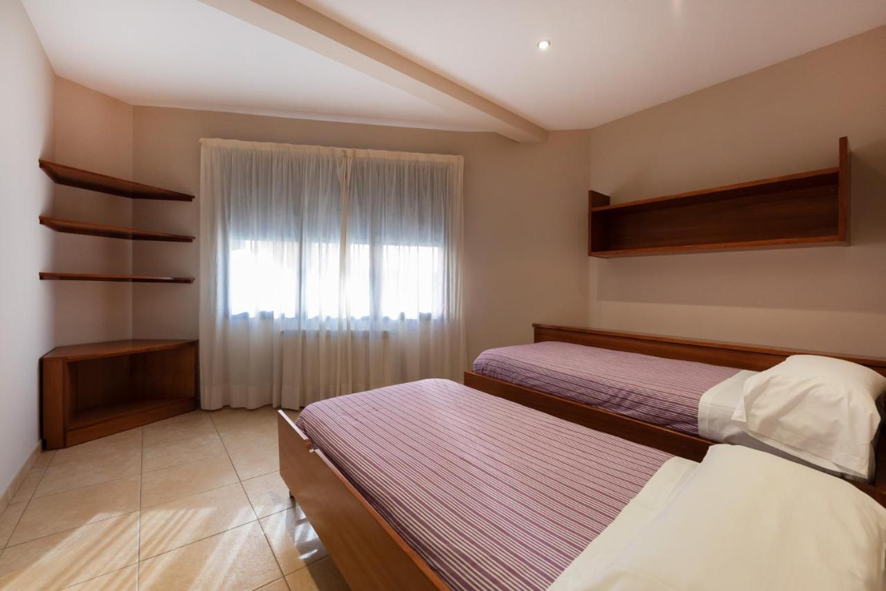 Sant Julià de Lòria Aparthotel Iceberg מראה חיצוני תמונה