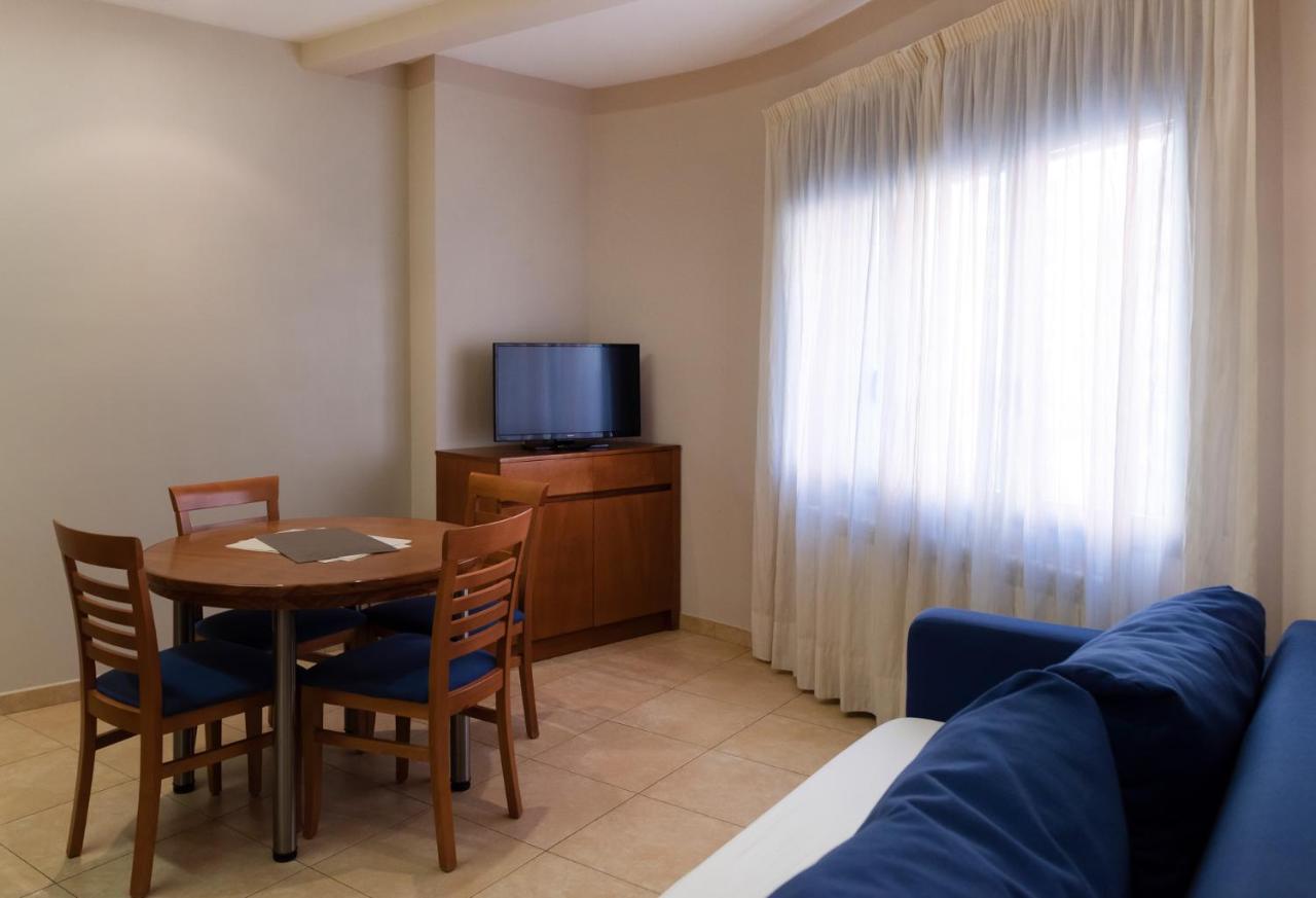 Sant Julià de Lòria Aparthotel Iceberg מראה חיצוני תמונה
