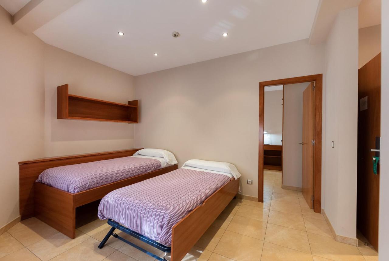 Sant Julià de Lòria Aparthotel Iceberg מראה חיצוני תמונה