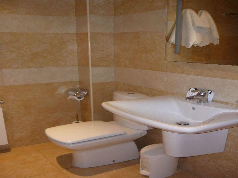 Sant Julià de Lòria Aparthotel Iceberg מראה חיצוני תמונה
